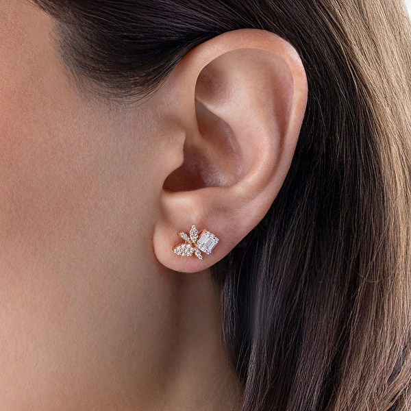 0,55 Karat Pırlanta Baget Tasarım Küpe