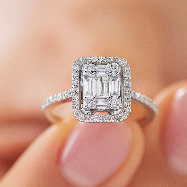 0,71 Karat Pırlanta Baget Yüzük  Ddiamond
