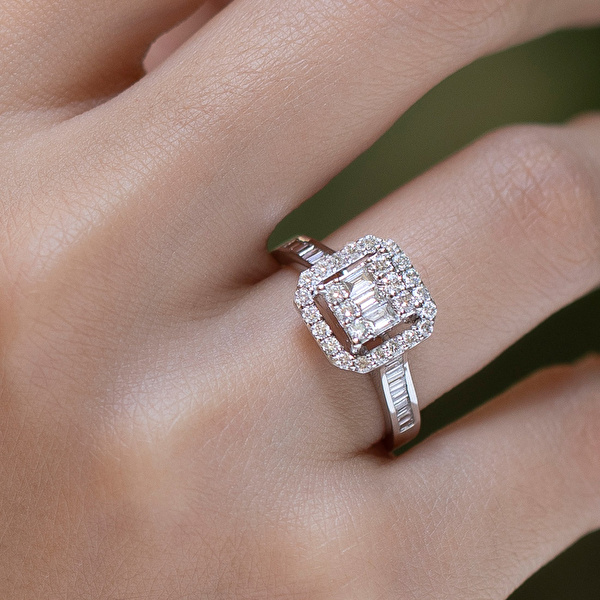 0,63 Karat Pırlanta Baget Yüzük 