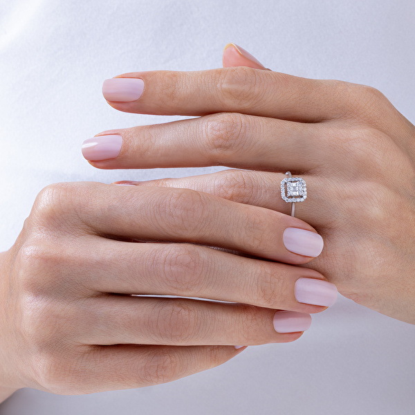 0,35 Karat Pırlanta Baget Yüzük 