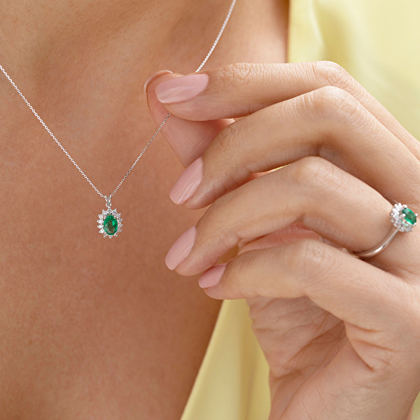 0,58 Karat Pırlanta Zümrüt Kolye Ddiamond