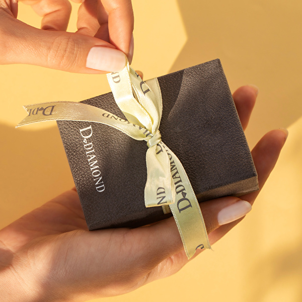 0,43 Karat Pırlantalı Blue Topaz Kolye