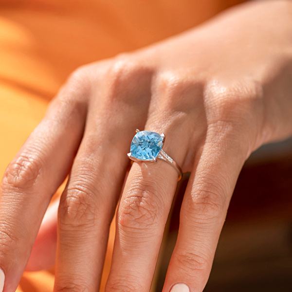 4,98 Karat Pırlanta Blue Topaz Yüzük