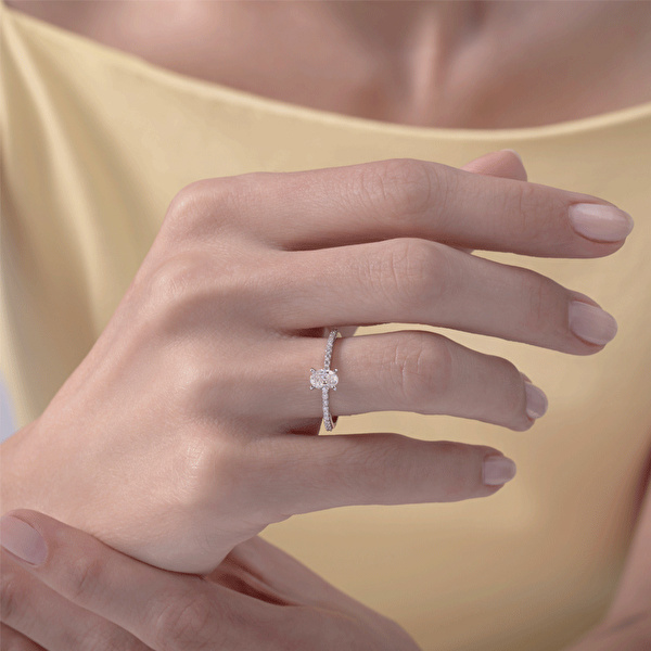 0,45 Karat Oval Tektaş Pırlanta Yüzük