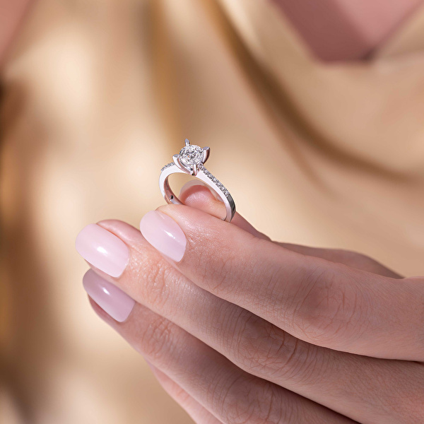 0,79 Karat Tektaş Pırlanta Yüzük Ddiamond