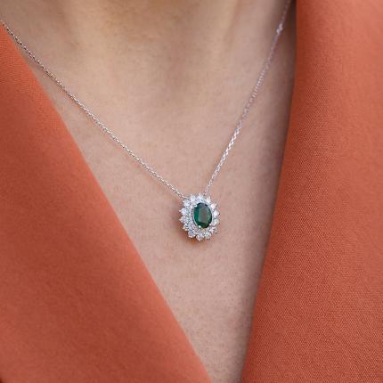 1,04 Karat Pırlanta Zümrüt Kolye