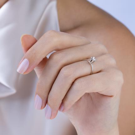 0,30 Karat Tektaş Pırlanta Yüzük